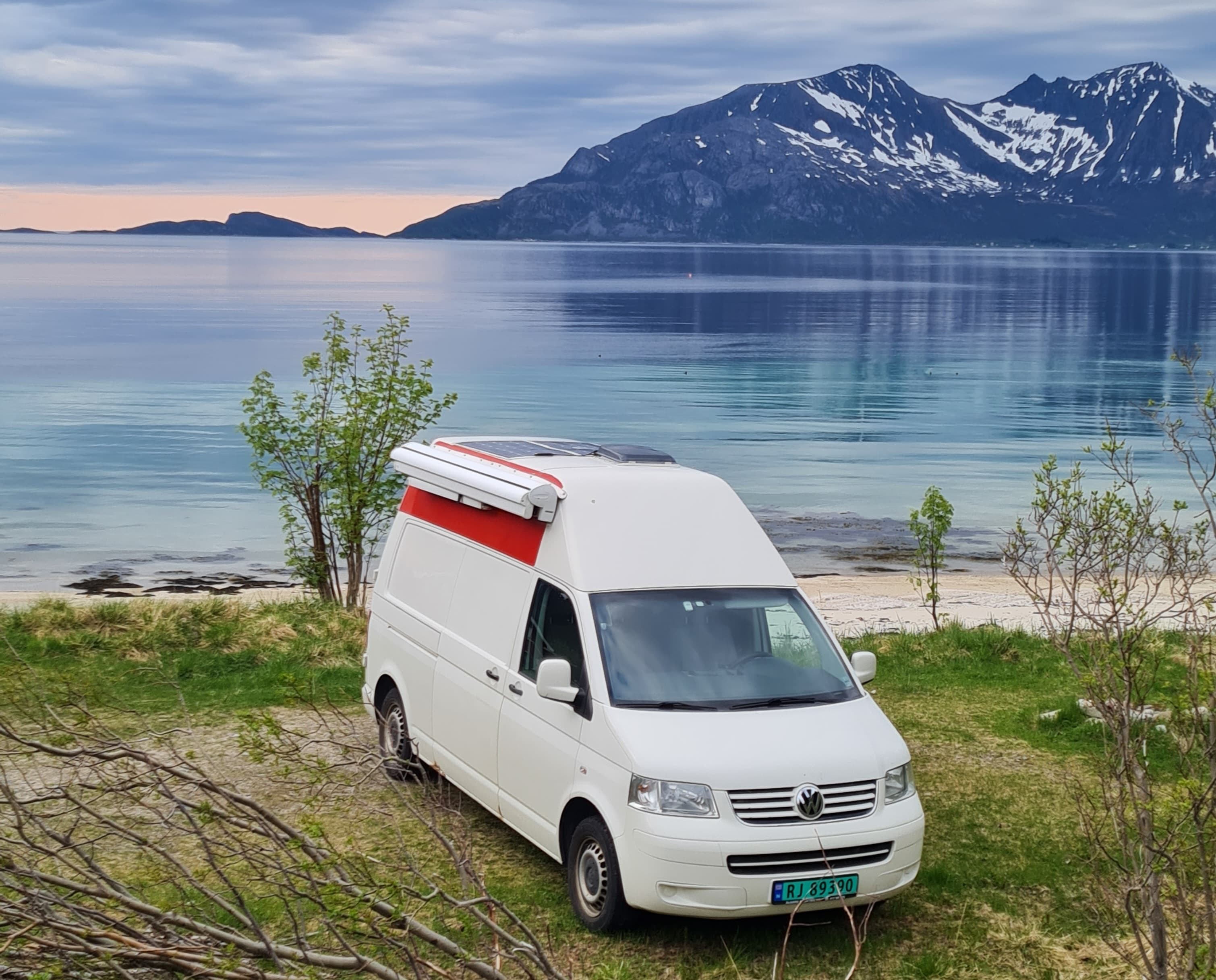 VW Transporter high modell. The perfect van for the arctic.