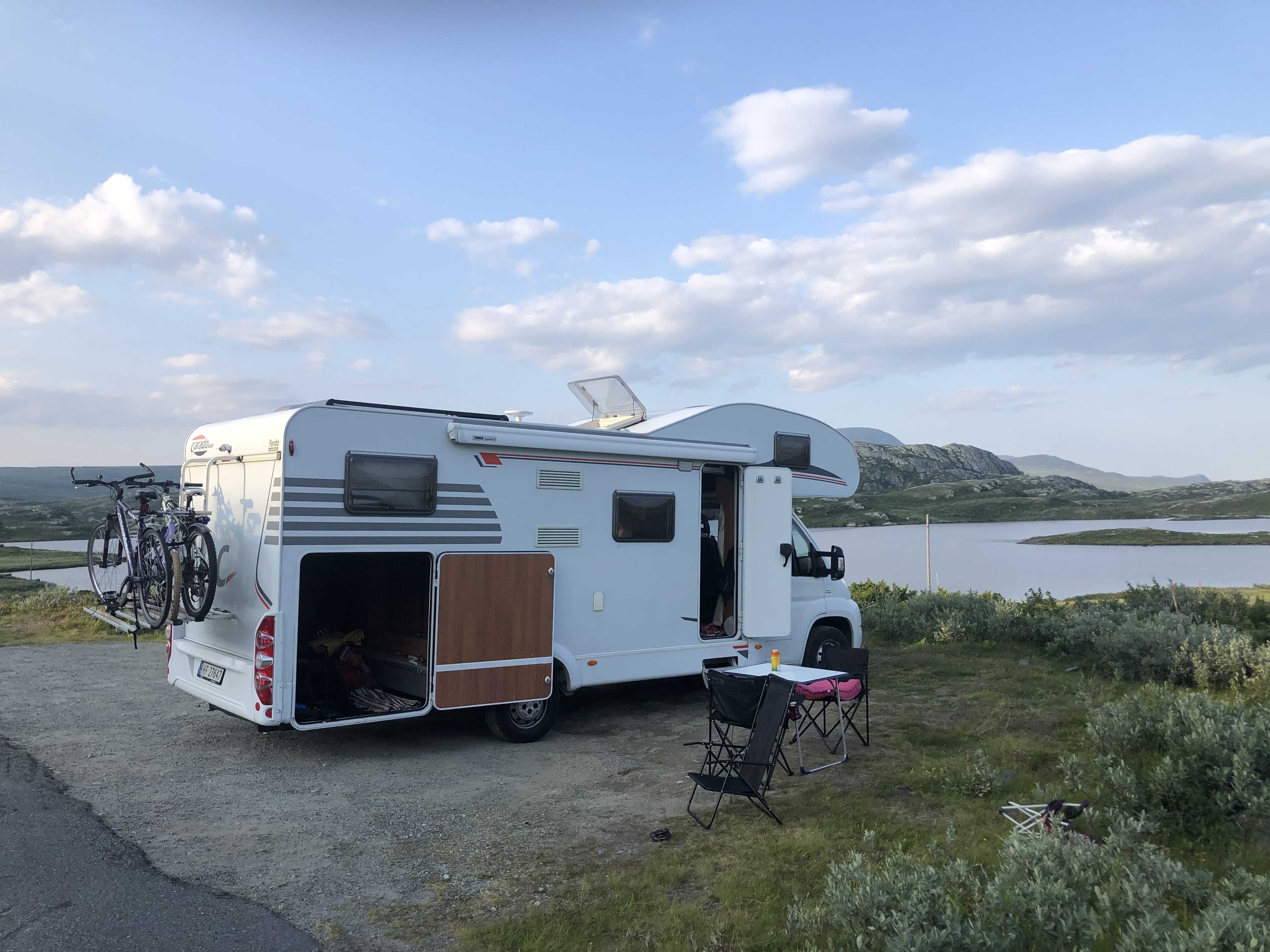 Lettkjørt bobil med god plass til hele familien.