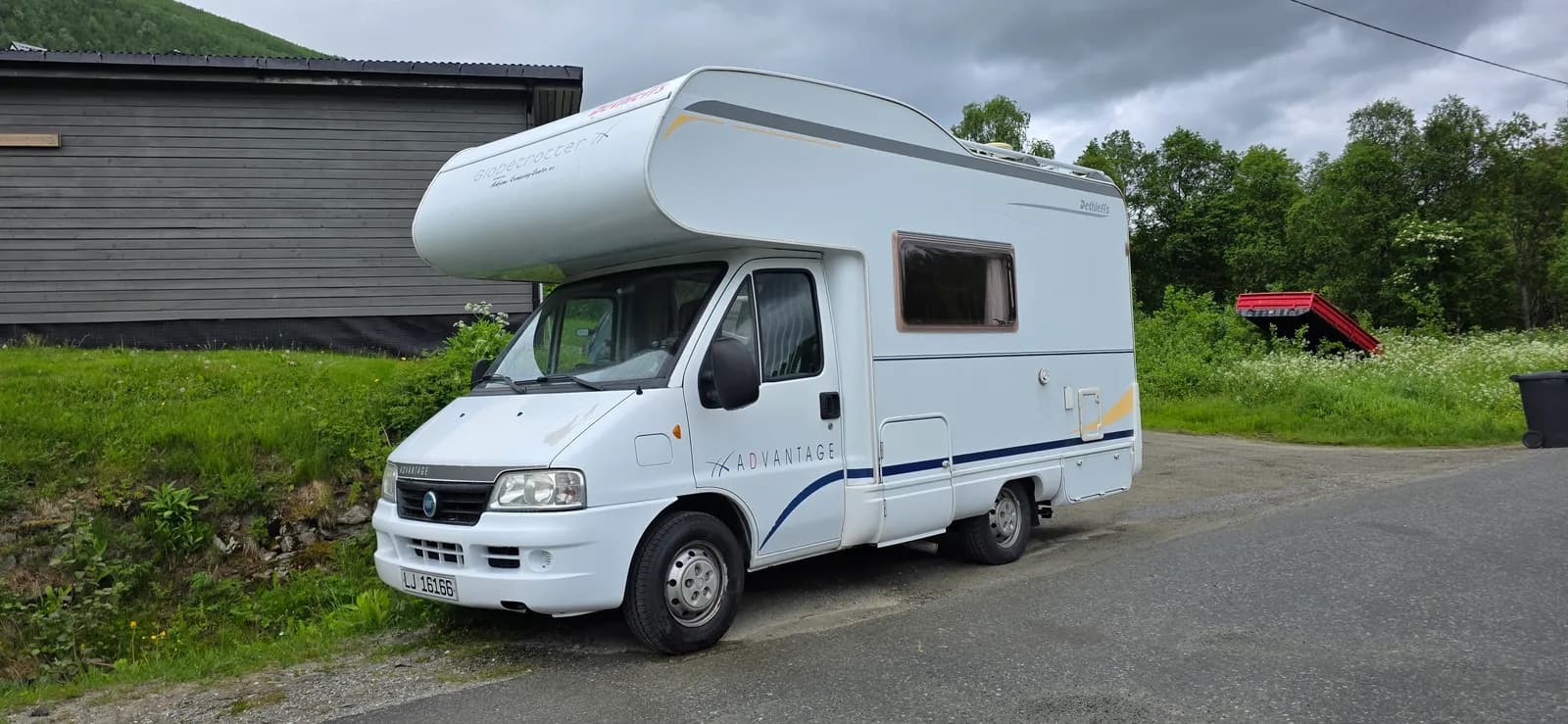 Dethleffs bobil til leie – klar for sommerens eventyr!